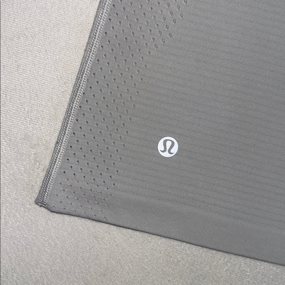 Lululemon Train to Be Short-Sleeve Shirt
White / silver gray - Picture 6 of 10